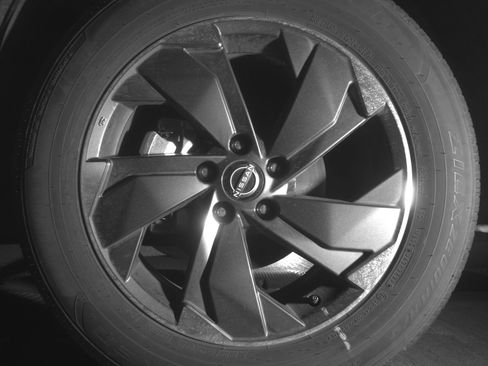 Used 2025 Nissan Rogue SV image 12