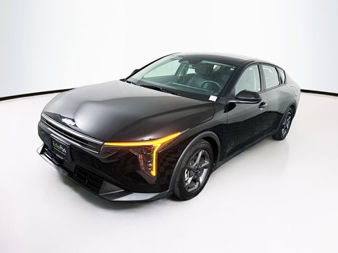 Used 2025 Kia K4 FWD image 3