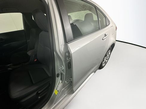 Used 2024 Toyota Corolla LE FWD image 12