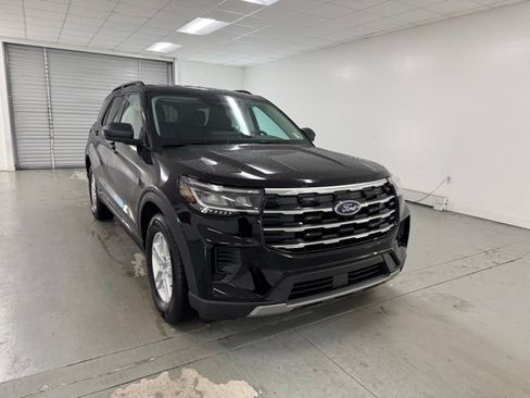 New 2026 Ford Explorer Active image 3