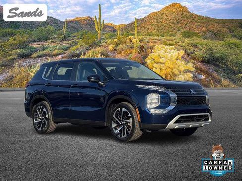 Used 2024 Mitsubishi Outlander SE image 1