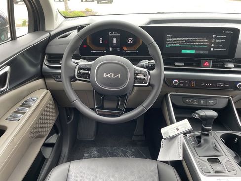 New 2026 Kia Carnival FWD image 12