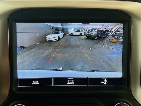 Used 2021 Chevrolet Silverado 1500 LTZ w/ LTZ Convenience Package II AWD/4WD image 6