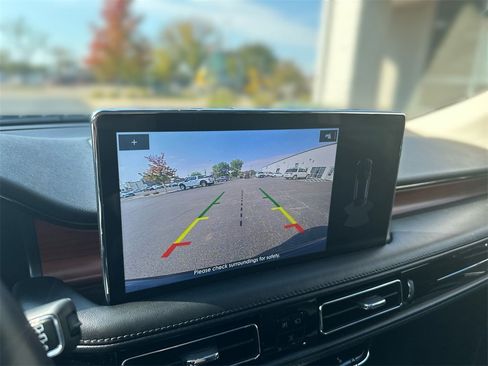 Used 2022 Lincoln Nautilus Reserve image 23