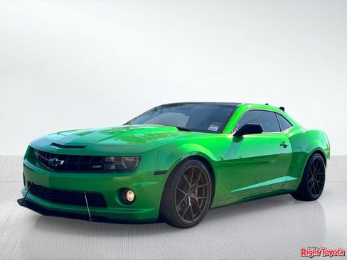 Used 2011 Chevrolet Camaro SS w/ RS Package RWD image 2
