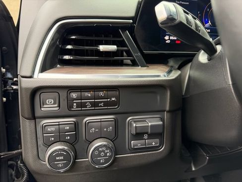 Used 2025 Chevrolet Tahoe Z71 w/ Z71 Off-Road Package AWD/4WD image 22