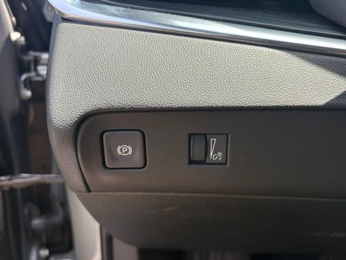 Used 2024 Buick Enclave Essence w/ Experience Buick Package AWD/4WD image 31