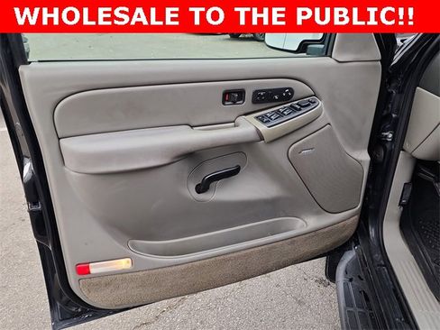 Used 2004 Chevrolet Suburban LT w/ Preferred Equipment Group image 10