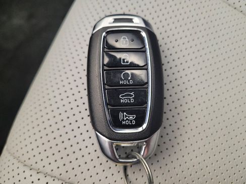 Used 2023 Hyundai Elantra Limited w/ Winter Weather Package FWD image 32