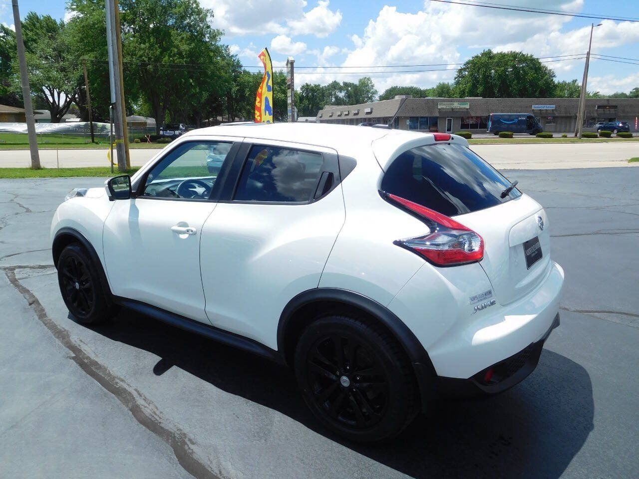 Used 2016 Nissan Juke SV w/ Technology Package AWD/4WD image 7