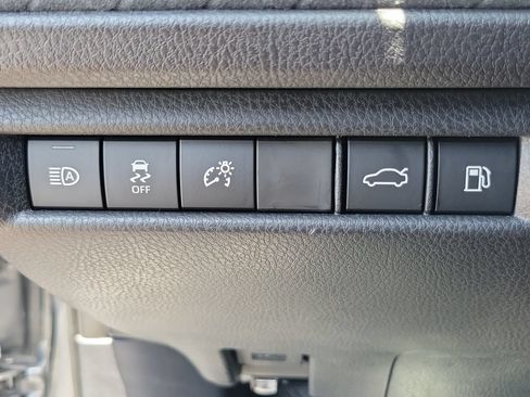 Used 2026 Toyota Camry XLE AWD/4WD image 15