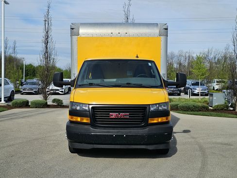 Used 2018 GMC Savana 3500 Extended w/ Driver Convenience Package RWD image 12
