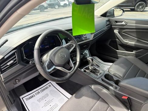 Used 2022 Volkswagen Jetta SE w/ Panoramic Sunroof Package FWD image 22