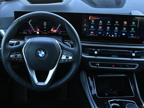 Used 2025 BMW X5 xDrive40i AWD/4WD image 14