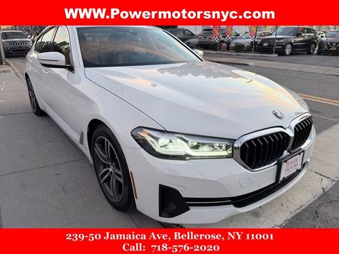 Used 2022 BMW 530i xDrive w/ Convenience Package image 3