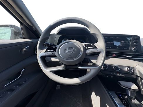 New 2026 Hyundai Elantra SE FWD image 12