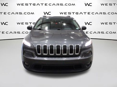 Used 2017 Jeep Cherokee Latitude w/ Comfort/Convenience Group image 2