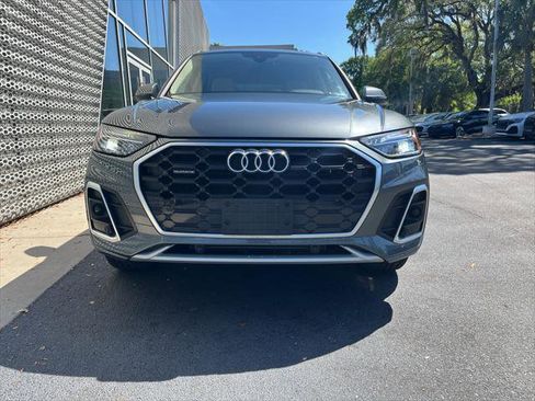 Used 2023 Audi Q5 2.0T Premium w/ Convenience Package AWD/4WD image 2