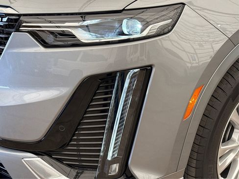 New 2025 Cadillac XT6 Luxury image 14