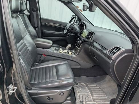 Used 2020 Jeep Grand Cherokee Limited X image 32
