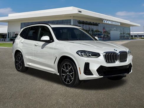 Used 2024 BMW X3 xDrive30i w/ Premium Package AWD/4WD image 2