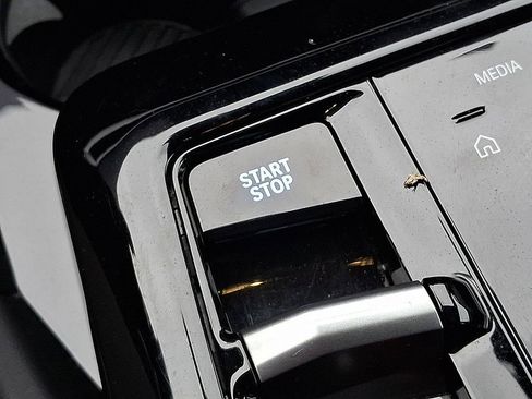 Used 2025 BMW i5 eDrive40i image 25