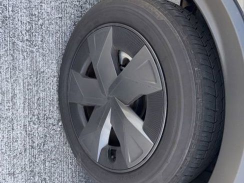 Used 2025 Toyota Prius Plug-In Hybrid image 21