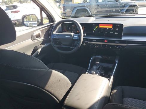 New 2026 Kia Sorento LX image 13