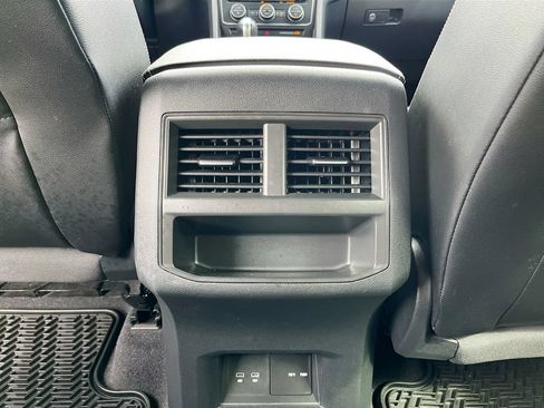 Used 2021 Volkswagen Atlas Cross Sport SE FWD image 24