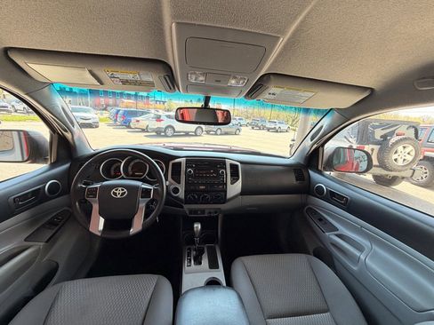 Used 2012 Toyota Tacoma 4x4 Access Cab V6 w/ SR5 Pkg image 15