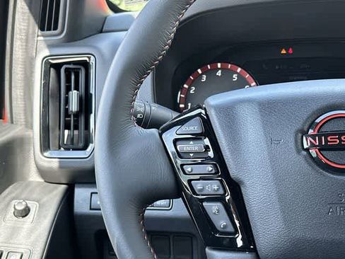 Used 2025 Nissan Frontier Pro-X RWD image 8