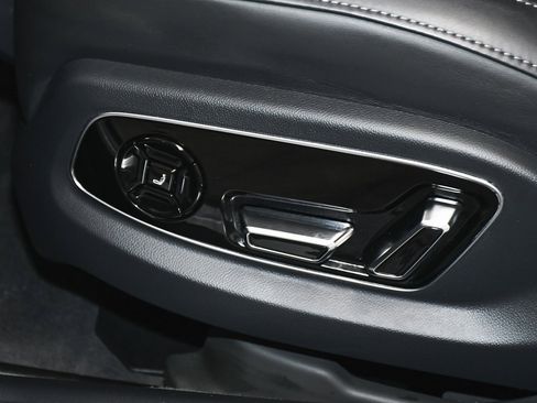 Used 2023 Audi S8 image 60