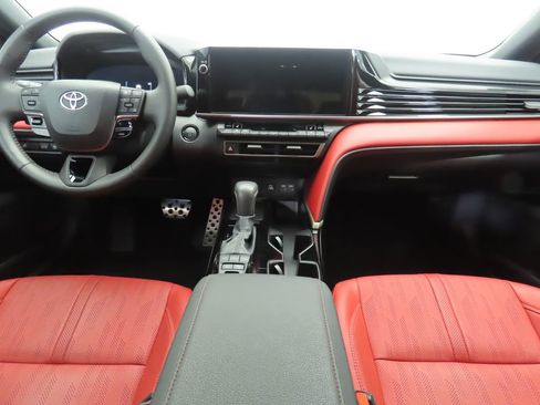 Used 2025 Toyota Camry XSE image 13