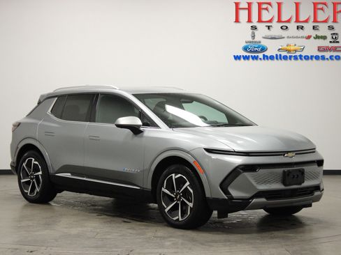 Used 2025 Chevrolet Equinox EV LT w/ Convenience Package image 1