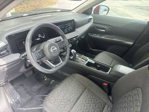 Used 2025 Nissan Kicks SV w/ Charging Package AWD/4WD image 15