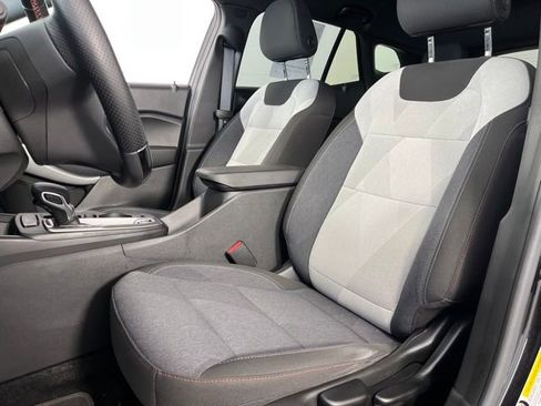 Used 2024 Chevrolet Trax RS FWD image 17