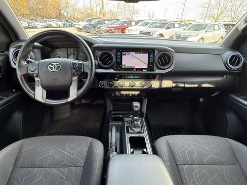 Used 2016 Toyota Tacoma TRD Sport image 31