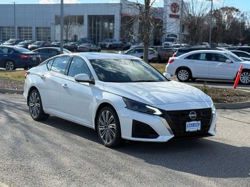 New 2025 Nissan Altima 2.5 SL image 3