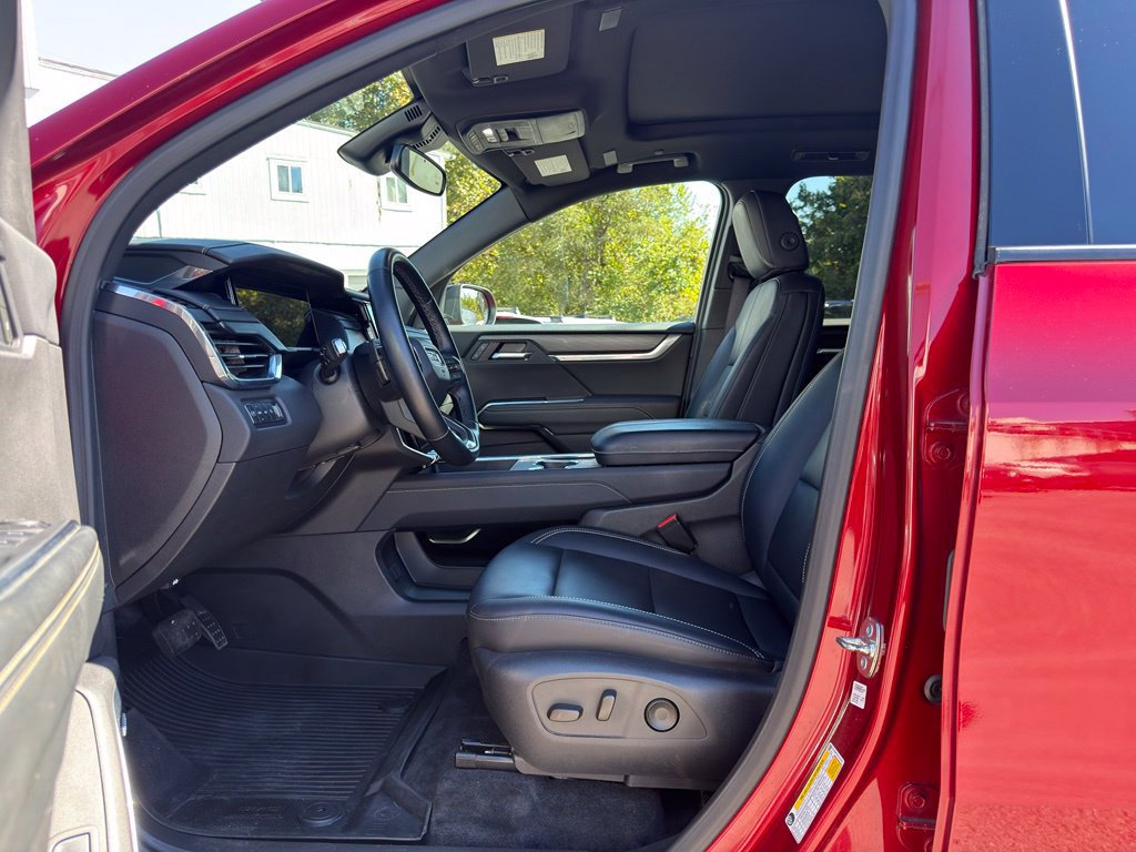 Used 2025 GMC Acadia Elevation w/ Elevation Premium Package AWD/4WD image 16