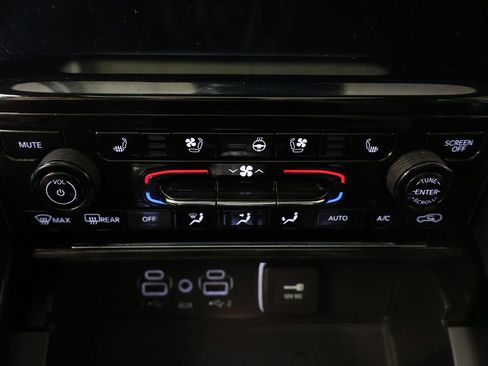 Used 2023 Jeep Grand Cherokee L Overland w/ Luxury Tech Group IV image 60