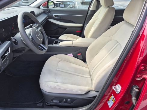 Used 2025 Hyundai Sonata SEL FWD image 14