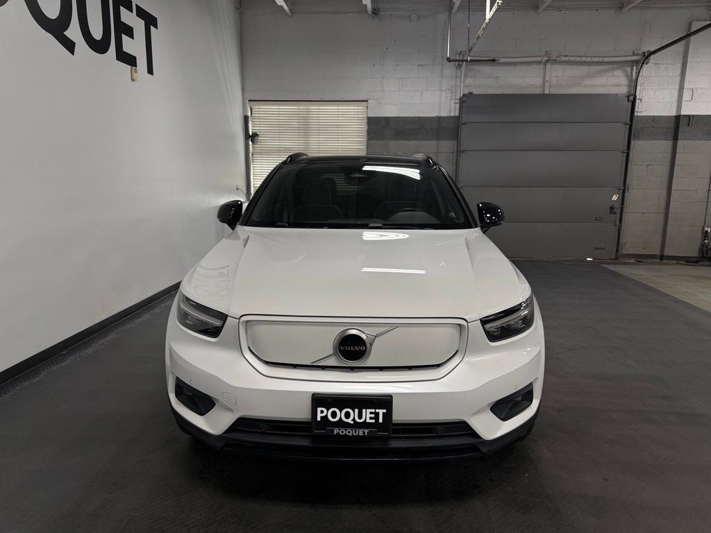 Used 2021 Volvo XC40 P8 Recharge w/ Climate Package AWD/4WD image 3