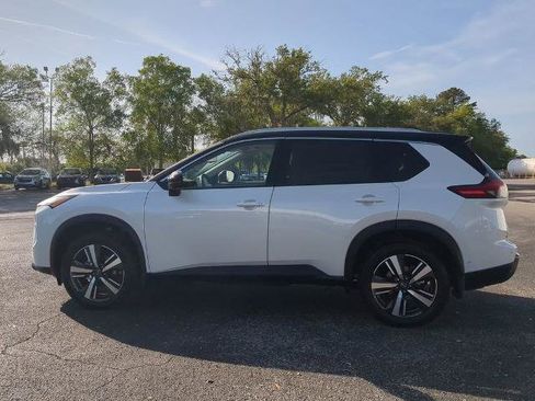 Certified 2025 Nissan Rogue SL w/ SL Premium Package FWD image 7