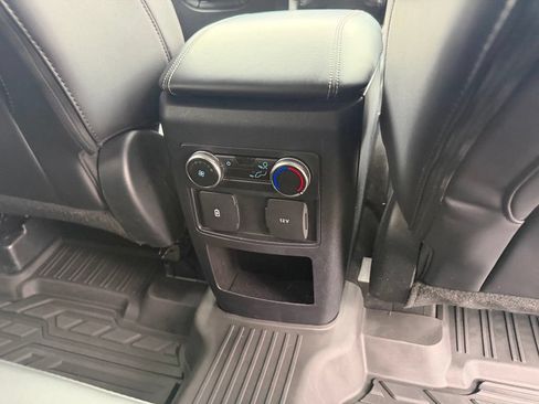 Used 2021 Ford Explorer XLT w/ Equipment Group 202A RWD image 38
