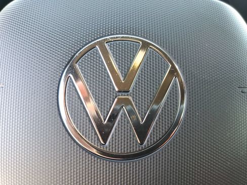 Used 2020 Volkswagen Atlas Cross Sport SE FWD image 43