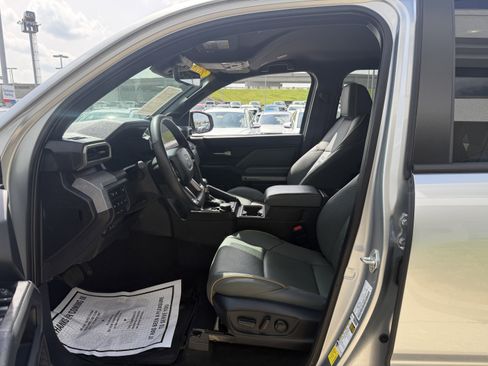 Used 2024 Toyota Tacoma 4x4 Double Cab Hybrid image 36