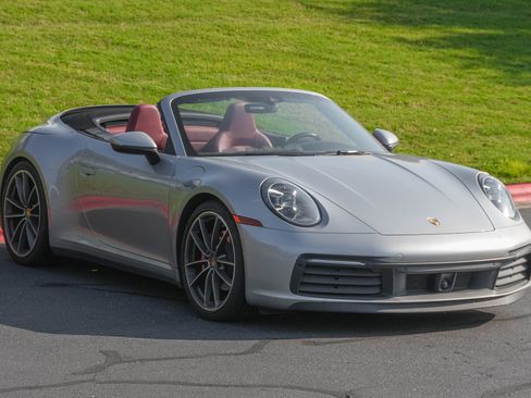 Used 2020 Porsche 911 Carrera S RWD image 2