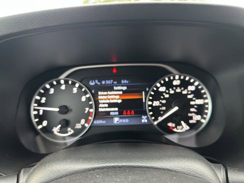 Used 2025 Nissan Frontier SV image 13