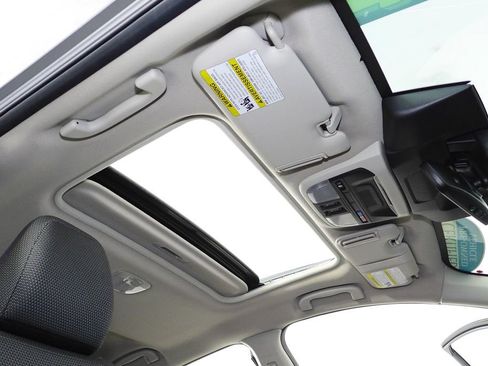 Certified 2024 Subaru Crosstrek 2.0i Premium AWD/4WD image 18