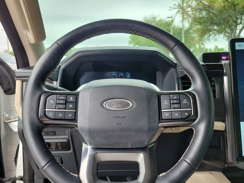 Used 2024 Ford Expedition Platinum AWD/4WD image 22